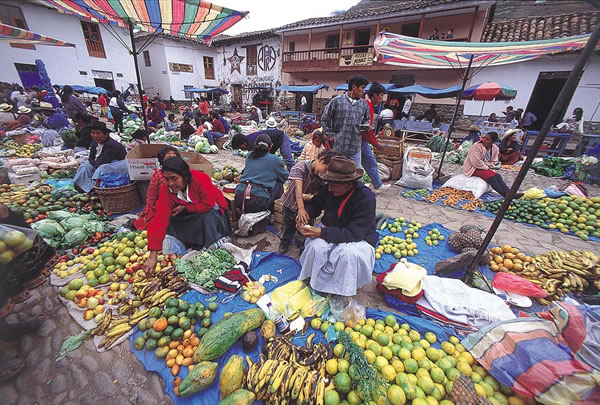 クスコ、マチュピチュ、ピサック村とオリャンタイタンボの遺跡4日間